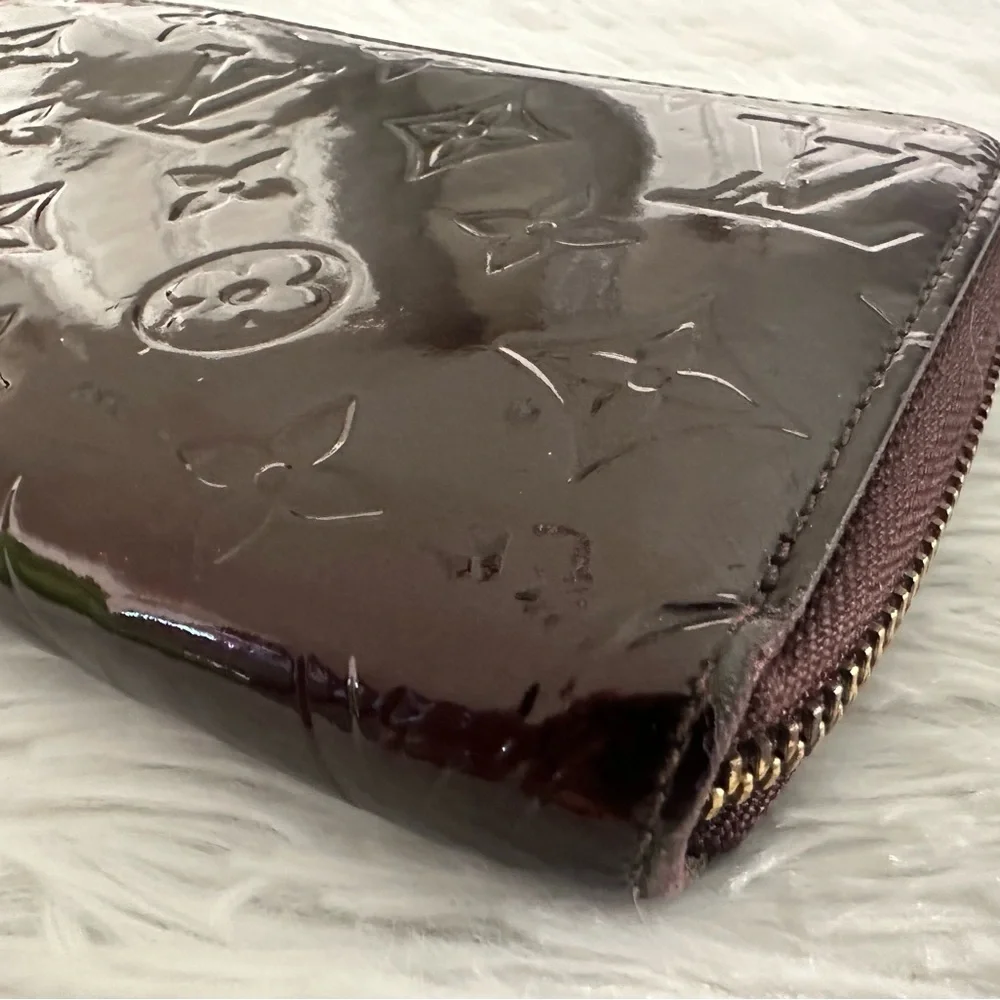 Louis Vuitton Vernis Amarante Zip‎ Around Wallet